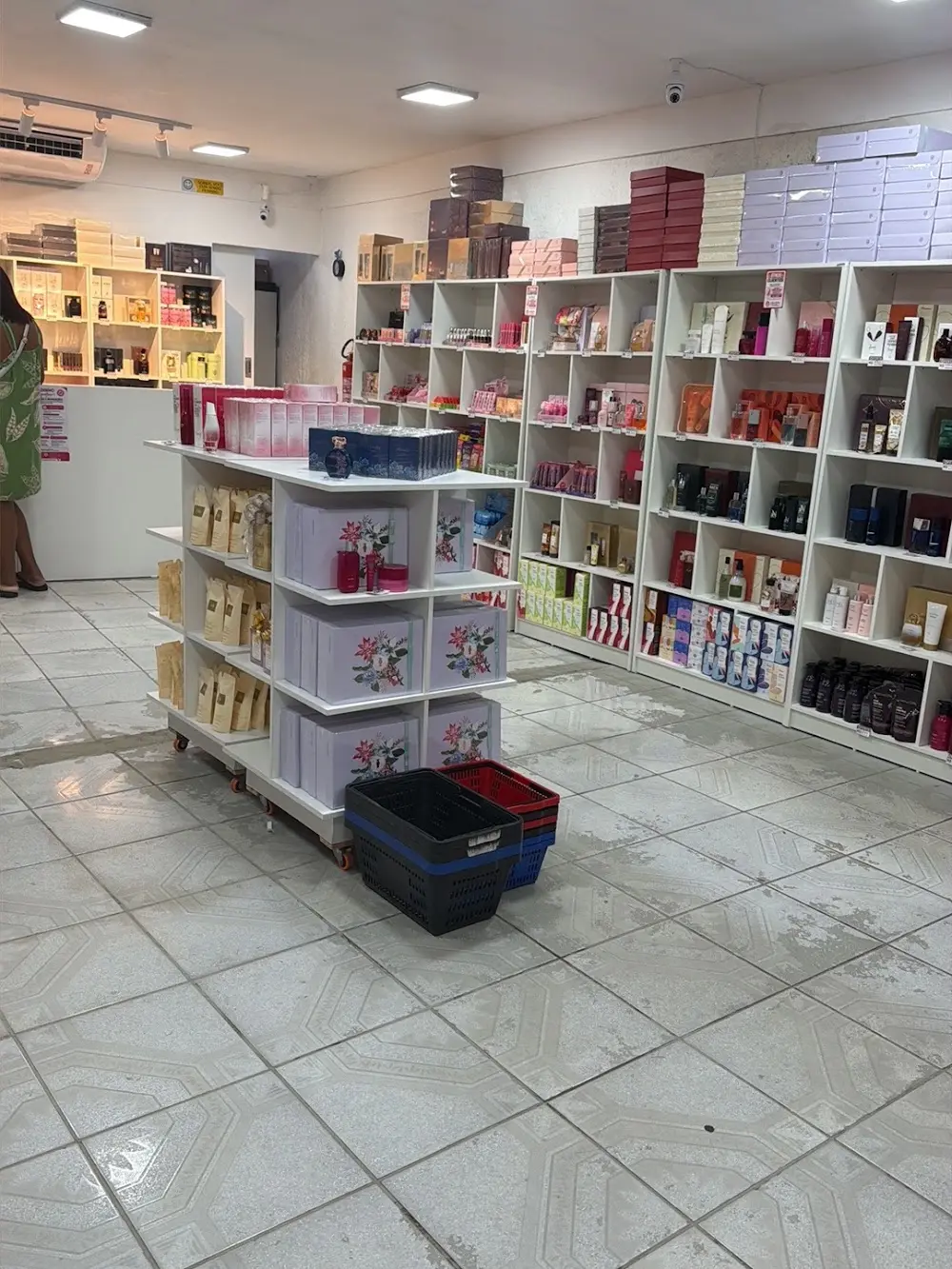 ACHADINHO DOS COSMÉTICOS - foto 1